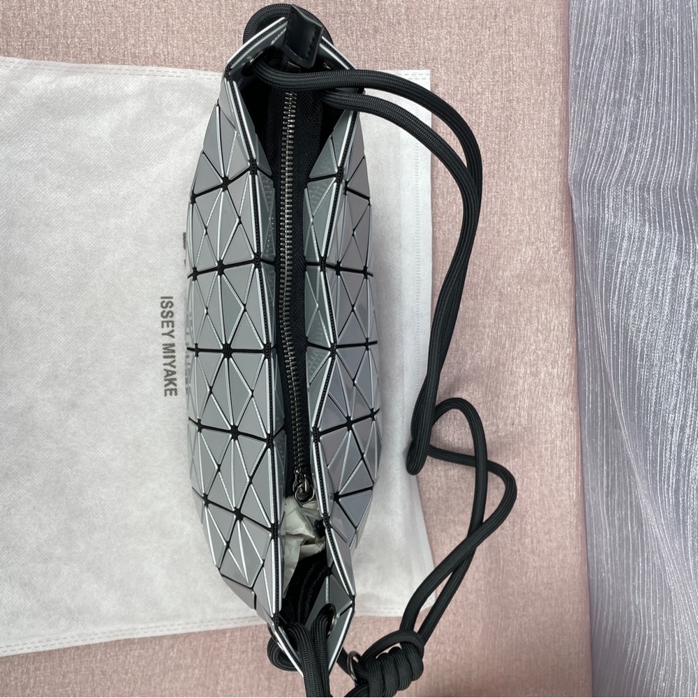 Brand New Issey Miyake Silver-Gray Knotted Tofu Bag - Picture 4 of 8